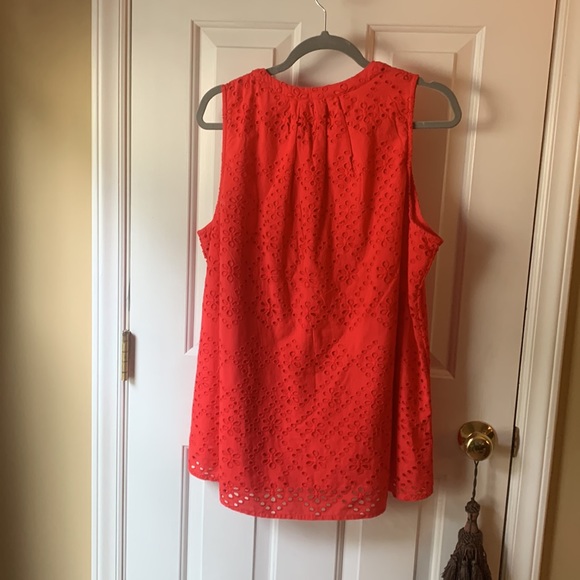 Crown and Ivy eyelet top - size XL - Picture 2 of 5